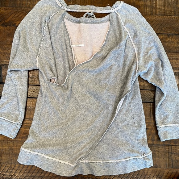 Free People Gray Heathered Sweatshirt Cozy Style - Picture 2 of 3